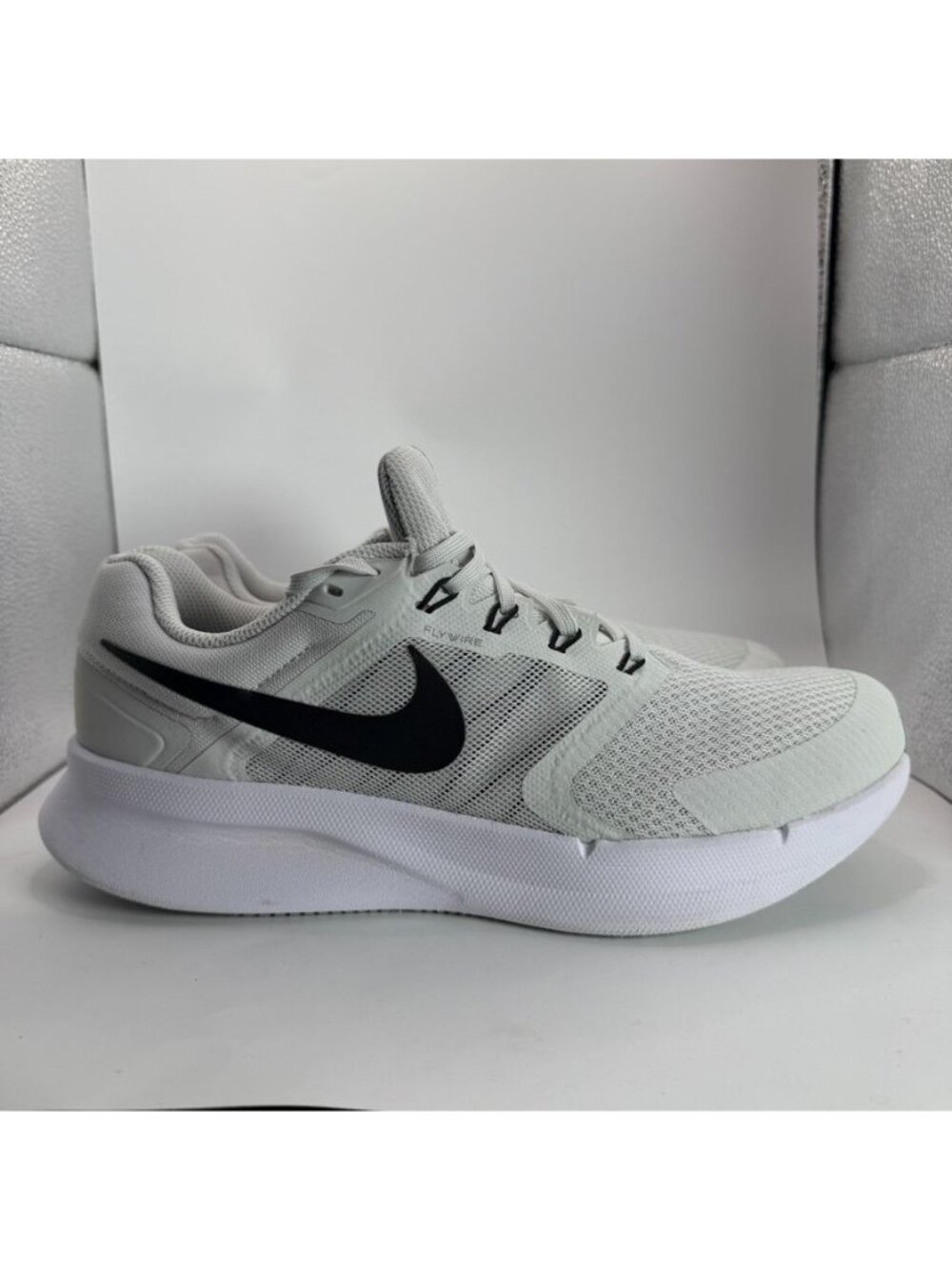 Nike Swift 3 Running Shoes White/Black Size Mens 9.5 Lightweight Breathable Me